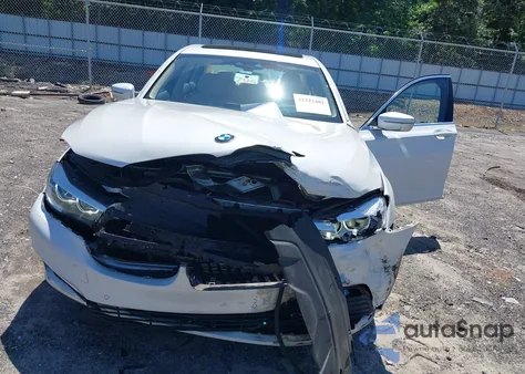 2018 BMW 740I z USA, uszkodzony, nr VIN WBA7E2C59JG742941